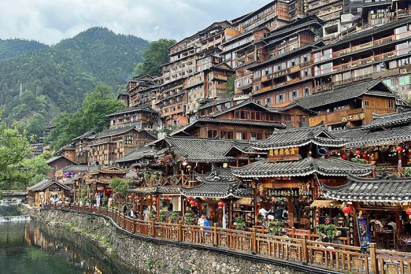 Tour du lịch Trung Quốc - Quý Châu - Thiên Hộ Miêu Trại